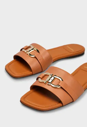 Шкіряні шльопанці LEAH FERRAGAMO 01G997 126/0A3 оригінал