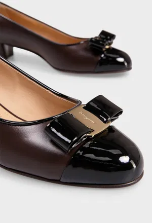 Шкіряні туфлі VARA PUMP FERRAGAMO 01K544 225/0AW в Україні