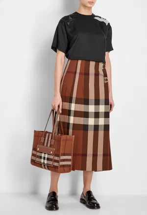 Шелковый топ Burberry 8049512 122/9C2 Цена