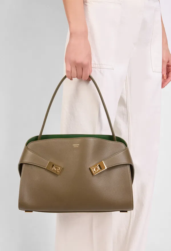 Кожаная сумка HUG FERRAGAMO 219816 125/0AL интернет-магазин