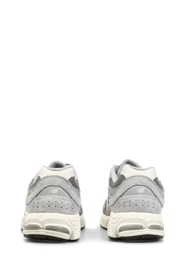 Кроссовки 2002 New Balance GC2002 126/97c в Украине