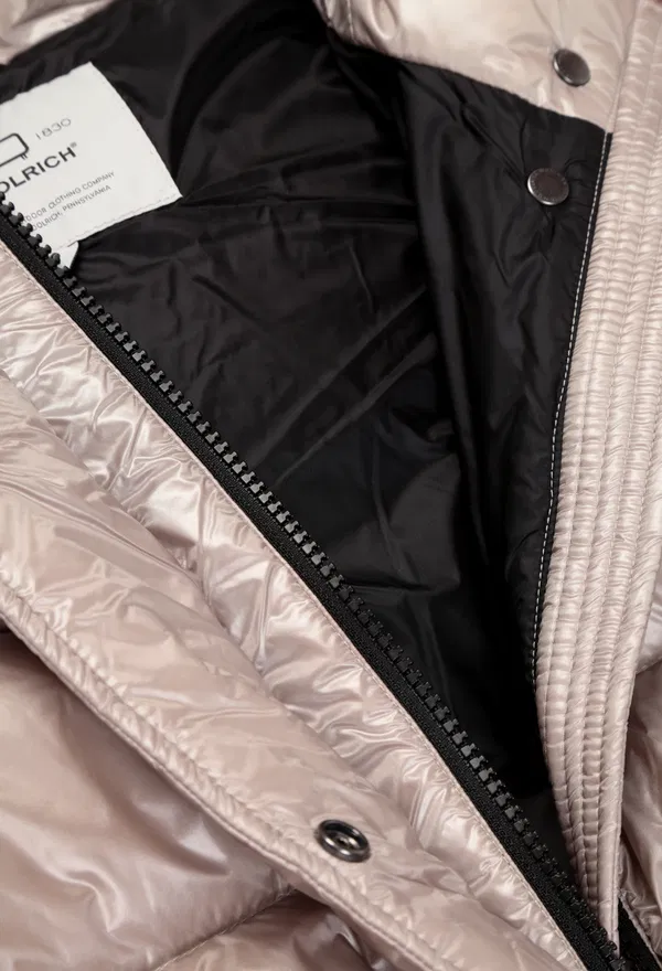 Пуховик Woolrich 0418   223/96 в Украине