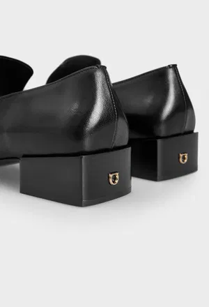 Кожаные лоферы CARMELITA FERRAGAMO 01J181 224/0A2 оригинал