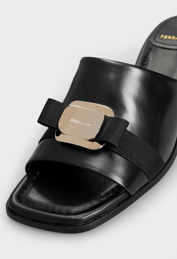 Кожаные мюли VILNA 40 FERRAGAMO 01H344 125/0A2 в Украине