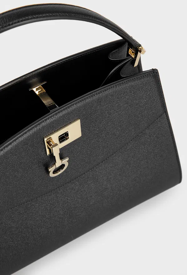 Кожаная сумка STUDIO FERRAGAMO 21A169 225/0A2 оригинал
