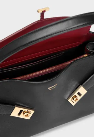 Кожаная сумка HUG SOFT SHOULDER FERRAGAMO 219816 226/0A2 фото