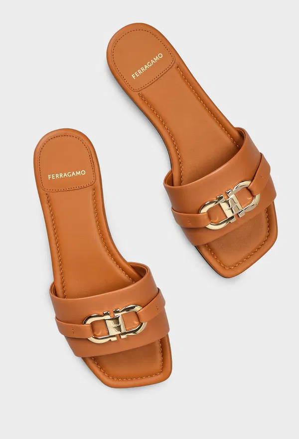 Шкіряні шльопанці LEAH FERRAGAMO 01G997 126/0A3 в Україні