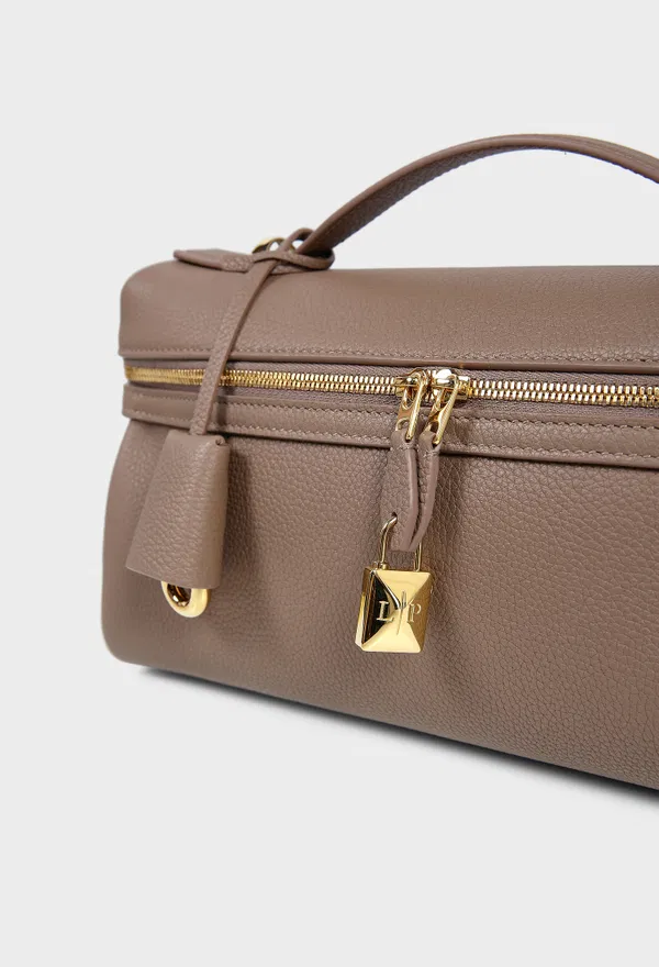 Кожаная сумка EXTRA SOFTY BAG L29 CALFSKIN Loro Piana FLW0113 226/0A3 интернет-магазин