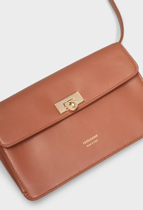 Кожаная сумка HARLEY FERRAGAMO 221165 226/0AT фото