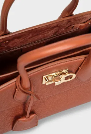 Шкіряна сумка STUDIO SOFT BAG FERRAGAMO 21A112 226/0AT фото