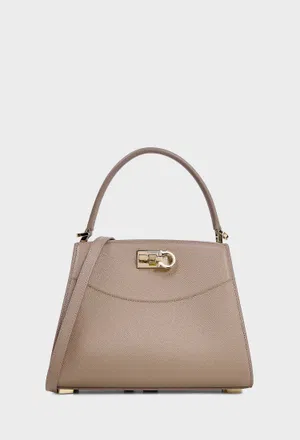 Кожаная сумка STUDIO BOX BAG FERRAGAMO 21A210 226/0A6 Купить
