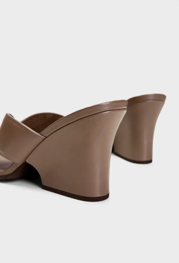 Кожаные босоножки VERA HEELED Loro Piana FSW0353 126/0A7 оригинал