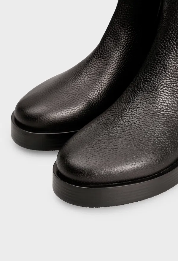 Кожаные челси CHARLIE Casadei 1R480Y 224/0A2 в Украине