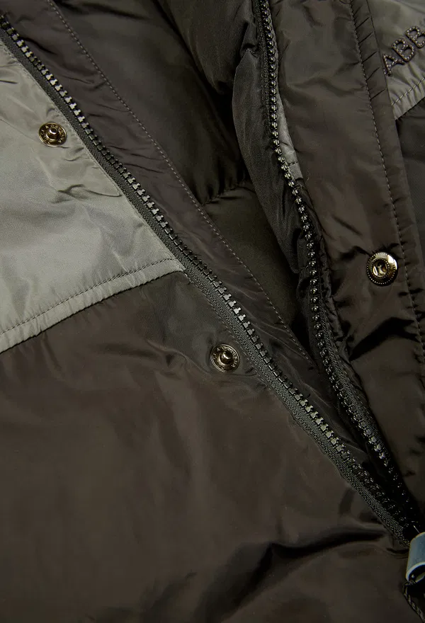 Пухова куртка Dolce & Gabbana L42B91 225/92c в Україні