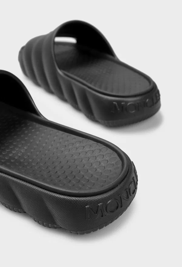 Слайдеры Moncler K109A4C00040 125/1G2 оригинал