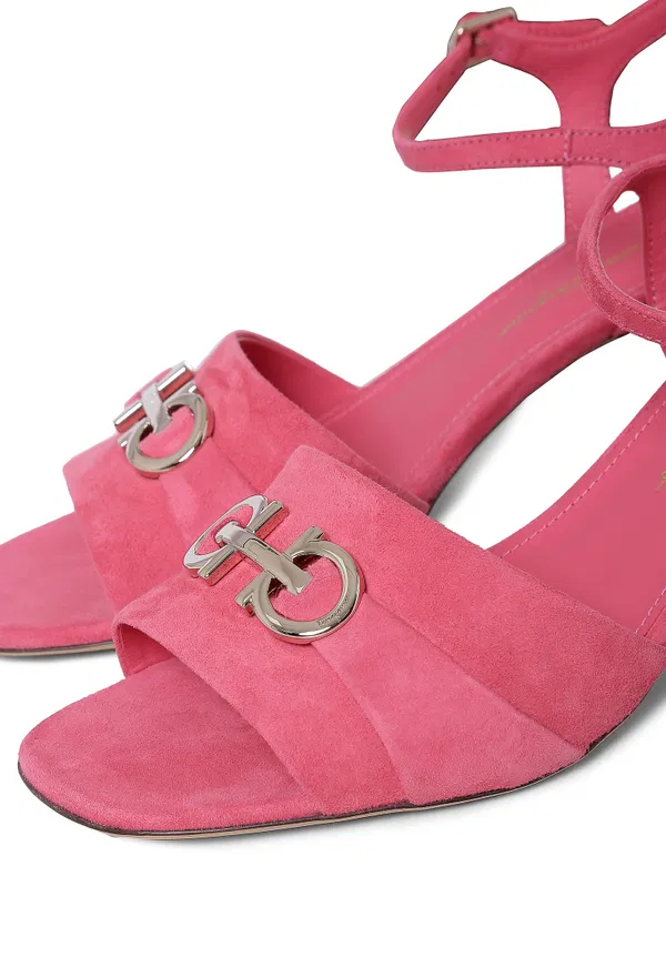 Замшевые босоножки FERRAGAMO 01E490 123/0DU оригинал