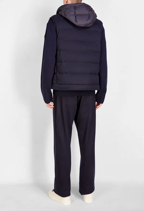 Жилет Moncler J20911A00173 224/9HQ в Україні