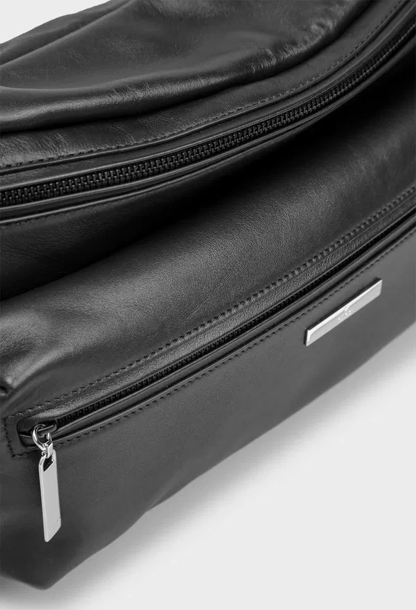 Сумка TAG MEDIUM CROSSBODY Gucci 875377 226/0A2 фото