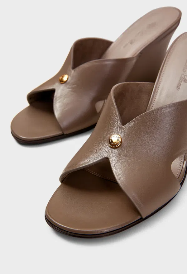 Кожаные босоножки VERA HEELED Loro Piana FSW0353 126/0A7 в Украине