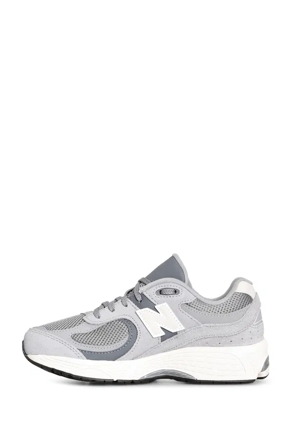 Кросівки 2002 New Balance GC2002 125/97 Ціна