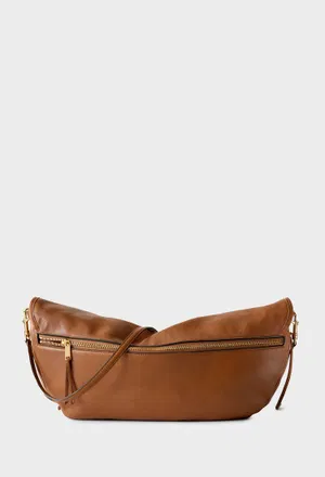 Кожаная сумка SOFT TRIOMPHE HALFMOON Céline 124142 226/0AT в Украине