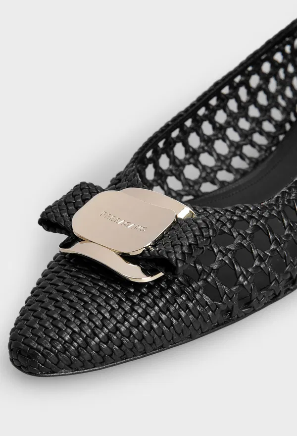 Кожаные балетки ZEA WG FERRAGAMO 01J648 125/0A2 в Украине