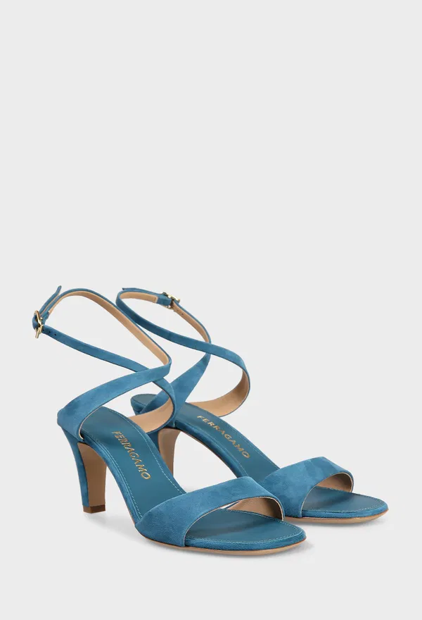 Замшевые босоножки TERESY FERRAGAMO 01L206 126/0D8 Цена