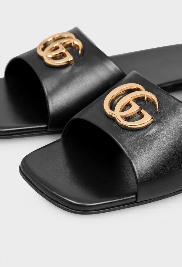 Кожаные шлепанцы  NAPPA CHARLOTTE NERO Gucci 870700 226/0A2 в Украине