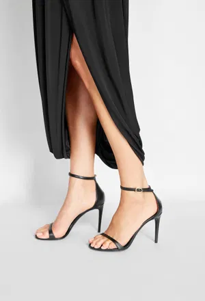 Кожаные босоножки FERRAGAMO 01L325 126/0A2 фото