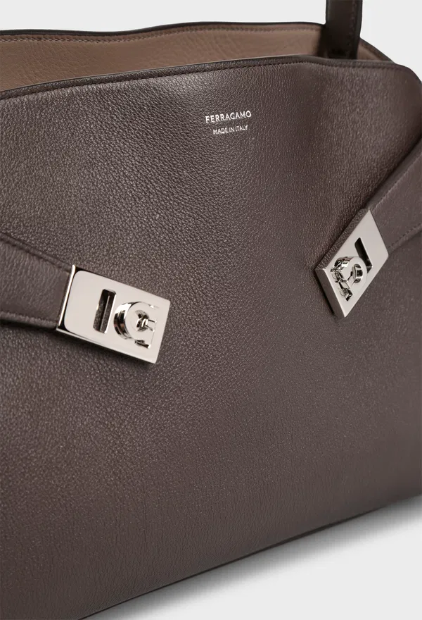 Шкіряна сумка HUG SOFT SHOULDER FERRAGAMO 219816 226/0AW оригінал